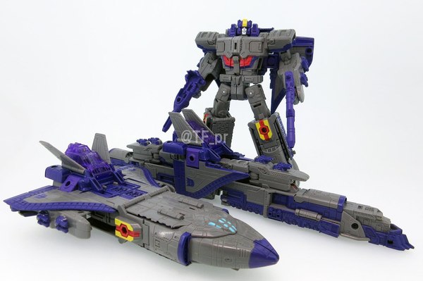 LG40 Astrotrain   New Promotional Image Of TakaraTomy Legends Series Version Of Titans Return Voyager (1 of 1)